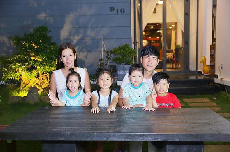 Gia đình Quách Thành Danh là một trong những gia đình đông con nhất trong showbiz Việt. Anh và người vợ kém 8 tuổi đã có 4 bé, trong đó có 1 bé trai và 3 bé gái. 
