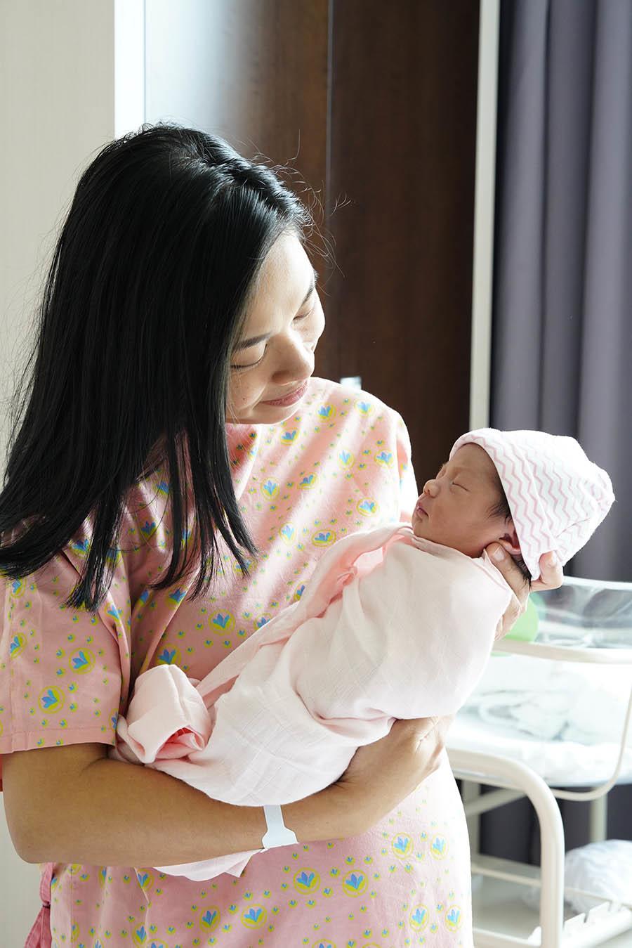 amp;#34;Hoàng tử xiếcamp;#34; Quốc Nghiệp viết thư xin lỗi con gái mới chào đời, từng dọa sảy trong bụng mẹ - 6