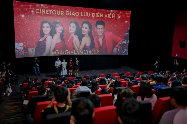 amp;#34;Hội gái già săn phi công” chỉ mất 2 ngày để kiếm được 15 tỷ phòng vé - 2