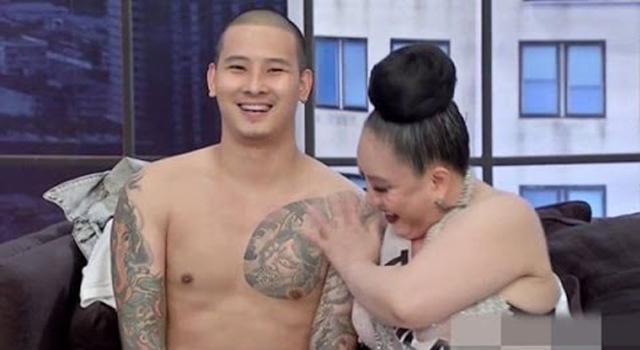 Lộ diện amp;#34;phi côngamp;#34; thứ 14 vô cùng đẹp trai của nữ đại gia tuyển chồng amp;#34;yêuamp;#34; 28 lần/ngày - 1