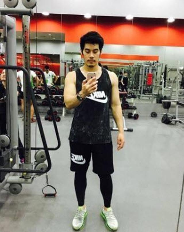 Lộ diện amp;#34;phi côngamp;#34; thứ 14 vô cùng đẹp trai của nữ đại gia tuyển chồng amp;#34;yêuamp;#34; 28 lần/ngày - 4