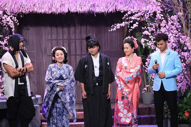 Mặc váy giả gái, Trấn Thành bị chê vừa béo vừa già - 8