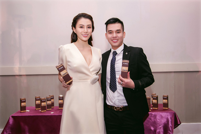 MC Phan Anh, siêu mẫu Lê Hà và dàn sao đổ bộ tiệc cuối năm của mỹ phẩm Lakia - 2