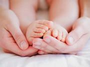 Làm mẹ - Tích cực chạm vào 2 bộ phận này của bé càng nhiều, lớn lên trẻ càng thông minh