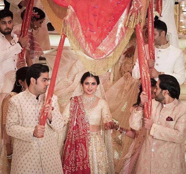 Ngôi sao 24/7: Vợ chồng Song Joong Ki - Song Hye Kyo chẳng bên nhau cũng gây tranh cãi - 4