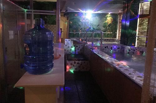 Bí mật bên trong amp;#34;động tiênamp;#34; cho giới đồng tính nam thác loạn ở Sài Gòn - 2