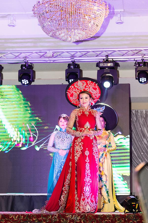 Doanh nhân Nina Phương đăng quang Á hậu 1 Mrs Viet Nam Intercontinental 2018 tại Canada - 3