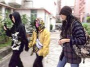 Giải trí - Chỉ có 70 nghìn đồng trong người, con rơi Thành Long bị đuổi khỏi nhà nghỉ, mẹ ruột đến cứu