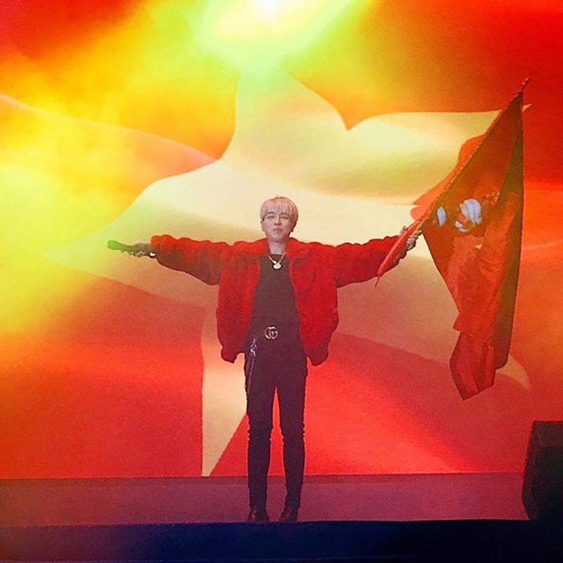 Sao Việt sung sướng khi tuyển Việt Nam vô địch AFF Cup: Đức Phúc phất cờ, Elly Trần amp;#34;đi bãoamp;#34; - 6