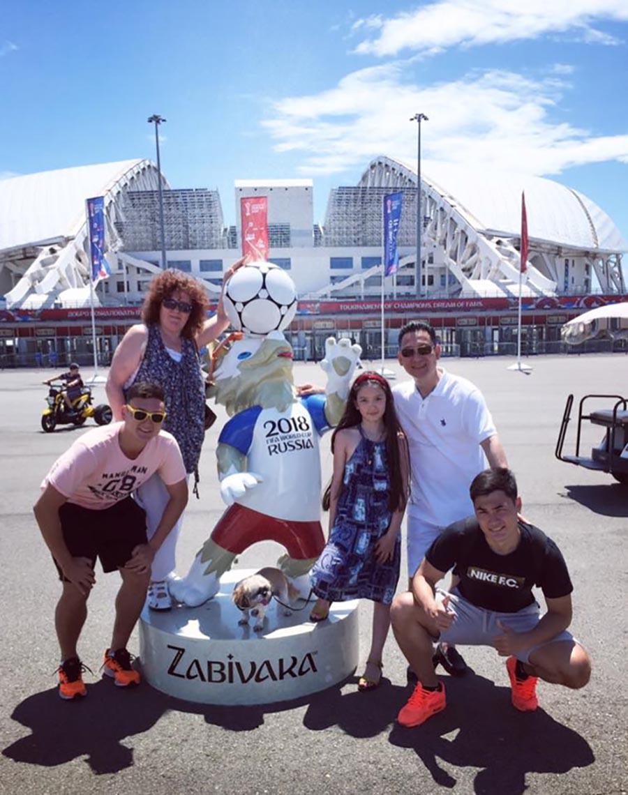 Thủ môn Lâm Tây: Hát hay, đàn giỏi, body amp;#34;cực phẩmamp;#34; và mối quan hệ đặc biệt với Linh Nga - 2