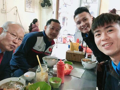 Tuyển tập các món ăn HLV Park Hang-seo cực yêu thích ở Việt Nam, món số 2 gây bất ngờ - 4