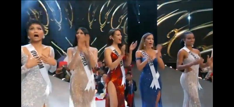 Khi được xướng tên vào Top 5 chung cuộc tại Miss Universe, H'Hen Niê thực sự quá bất ngờ cô như muốn ngất xỉu trên sân khấu. 
