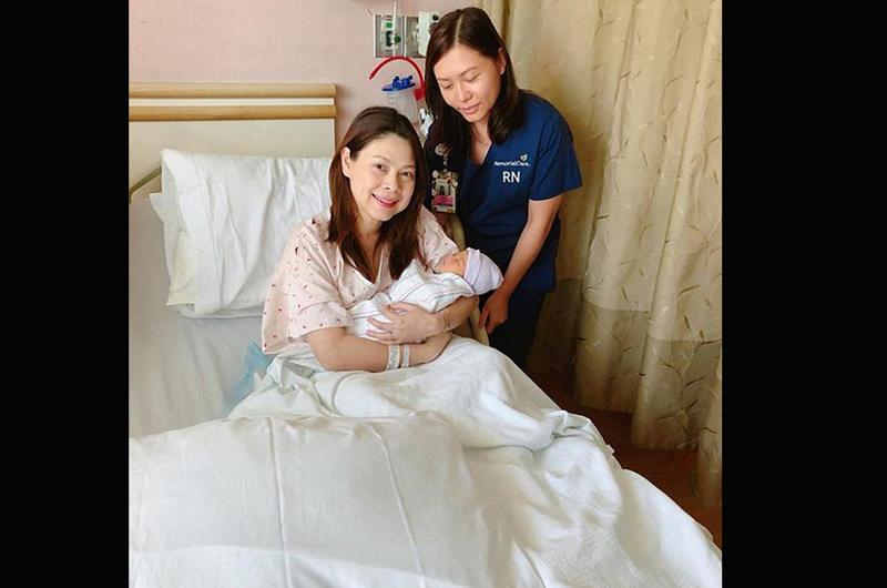Không chỉ lựa chọn bệnh viện tư sang chảnh ở Việt Nam, nhiều mỹ nhân Việt còn đầu tư để sang tận nước ngoài sinh con. Ngày 17/7 vừa qua, Thanh Thảo đã đón con gái đầu lòng ở một bệnh viện hiện đại tại Mỹ. 
