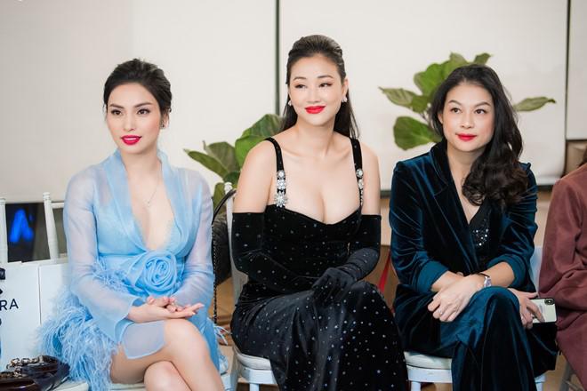 Hoa hậu Thu Thủy đầy gợi cảm, khoe đường cong nóng bỏng tại sự kiện - 10