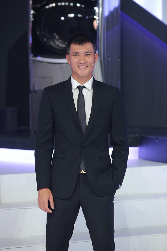 thuy tien vo tu nhac den nguoi yeu cu truoc mat ong xa cong vinh - 2