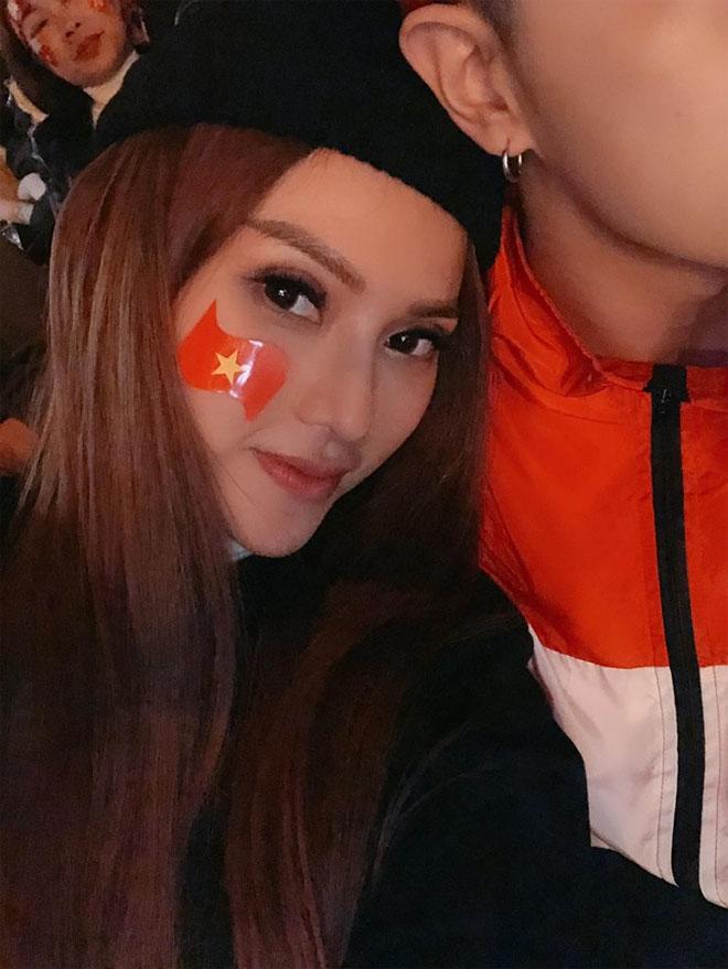 xuong duong "di bao", thu thuy bi phat hien da co tinh moi sau ly hon? - 1