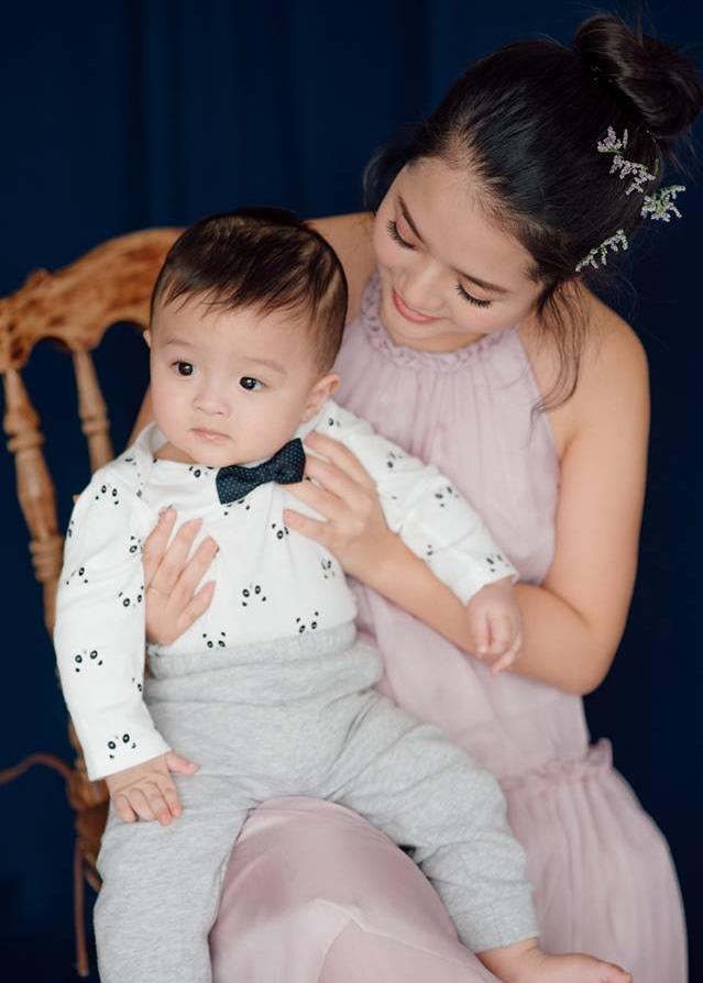 con gai nghe si chieu xuan gay sot khi "noi ho" noi long cua nhieu me bim sua - 2