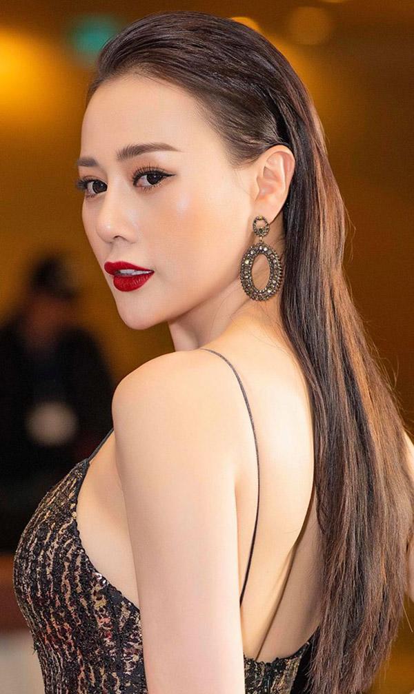 chua ha nhiet, 3 mau son gan bo voi sao viet nam nay van len ngoi mua le hoi nay! - 12