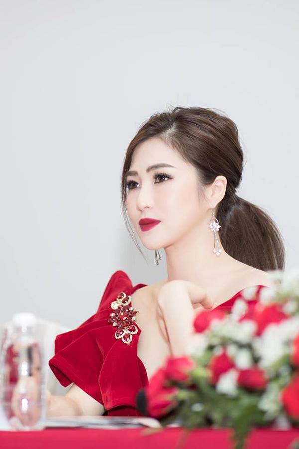 chua ha nhiet, 3 mau son gan bo voi sao viet nam nay van len ngoi mua le hoi nay! - 13