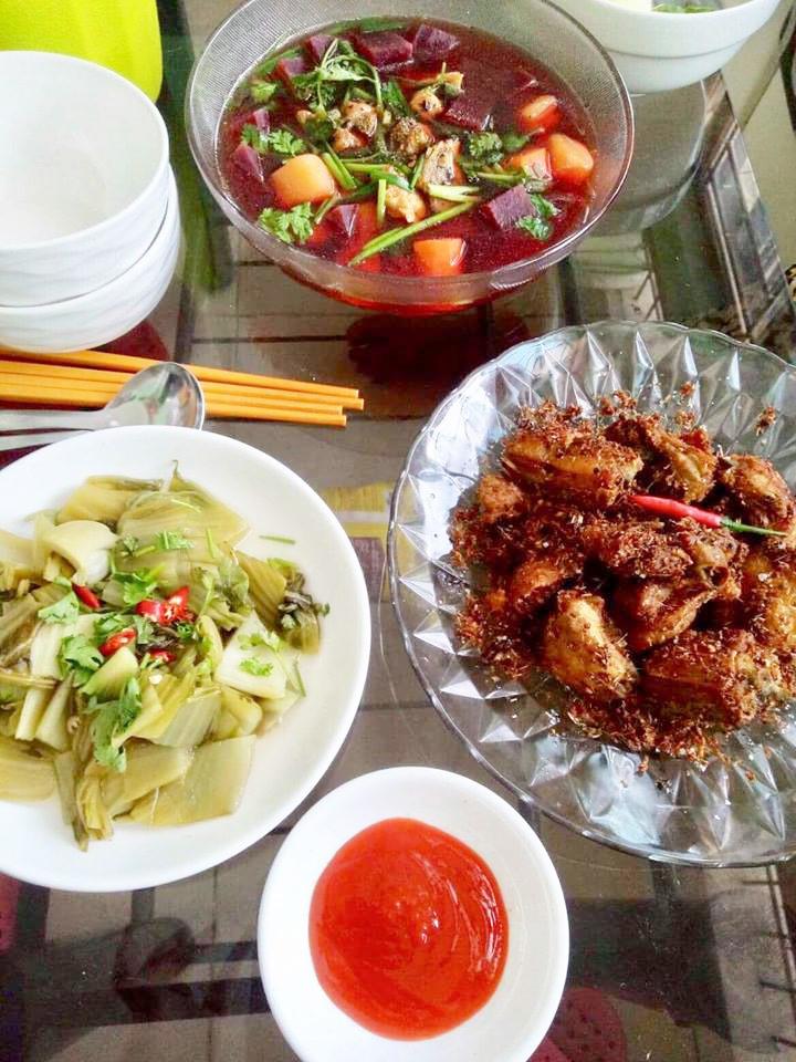 gai sai thanh khoe nhung mam com 3 nguoi duoi 100k khien ong xa lan me chong tam phuc - 4