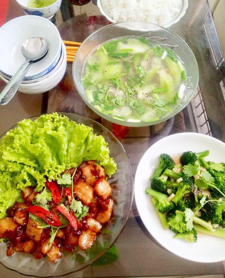 gai sai thanh khoe nhung mam com 3 nguoi duoi 100k khien ong xa lan me chong tam phuc - 5