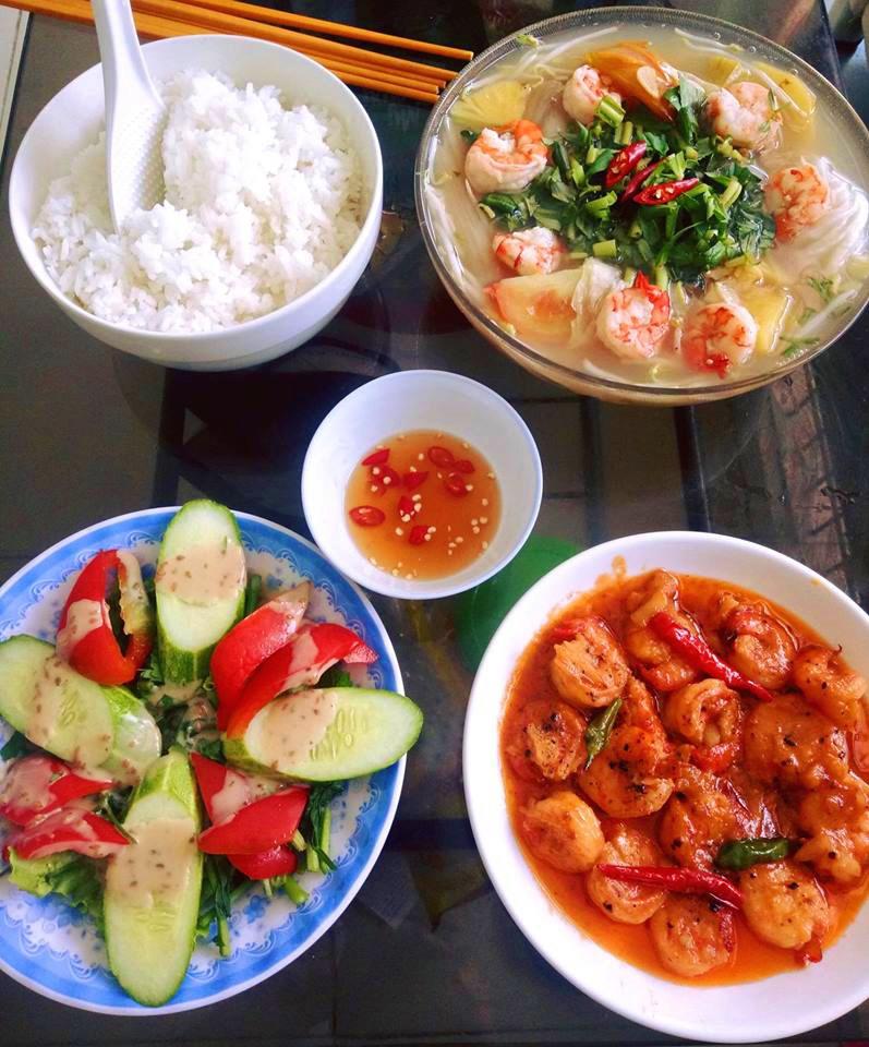 gai sai thanh khoe nhung mam com 3 nguoi duoi 100k khien ong xa lan me chong tam phuc - 9