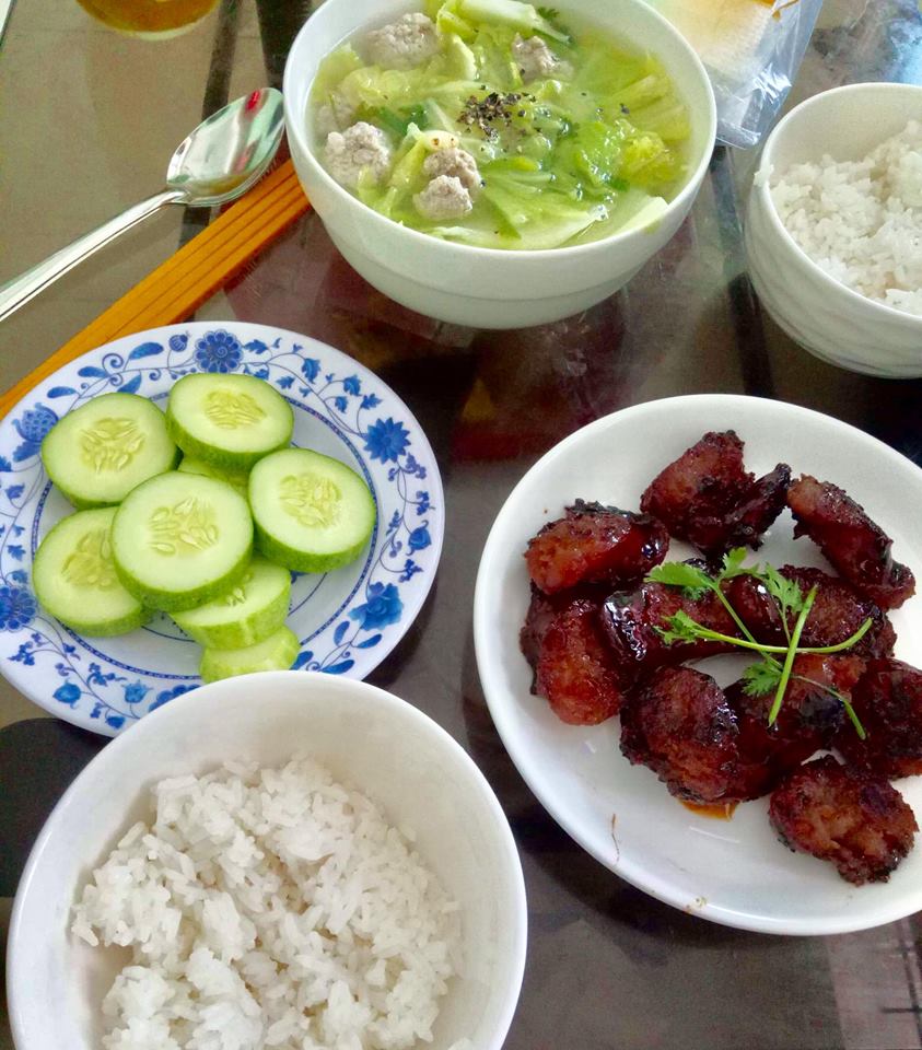 gai sai thanh khoe nhung mam com 3 nguoi duoi 100k khien ong xa lan me chong tam phuc - 11