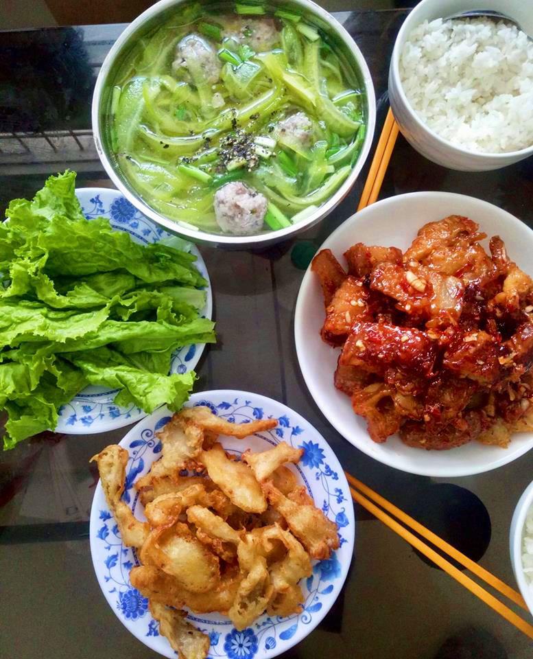 gai sai thanh khoe nhung mam com 3 nguoi duoi 100k khien ong xa lan me chong tam phuc - 14
