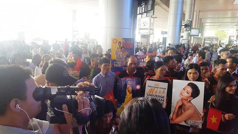 h'hen nie dien vay e de tro ve nuoc trong vong vay yeu thuong cua nguoi ham mo - 4