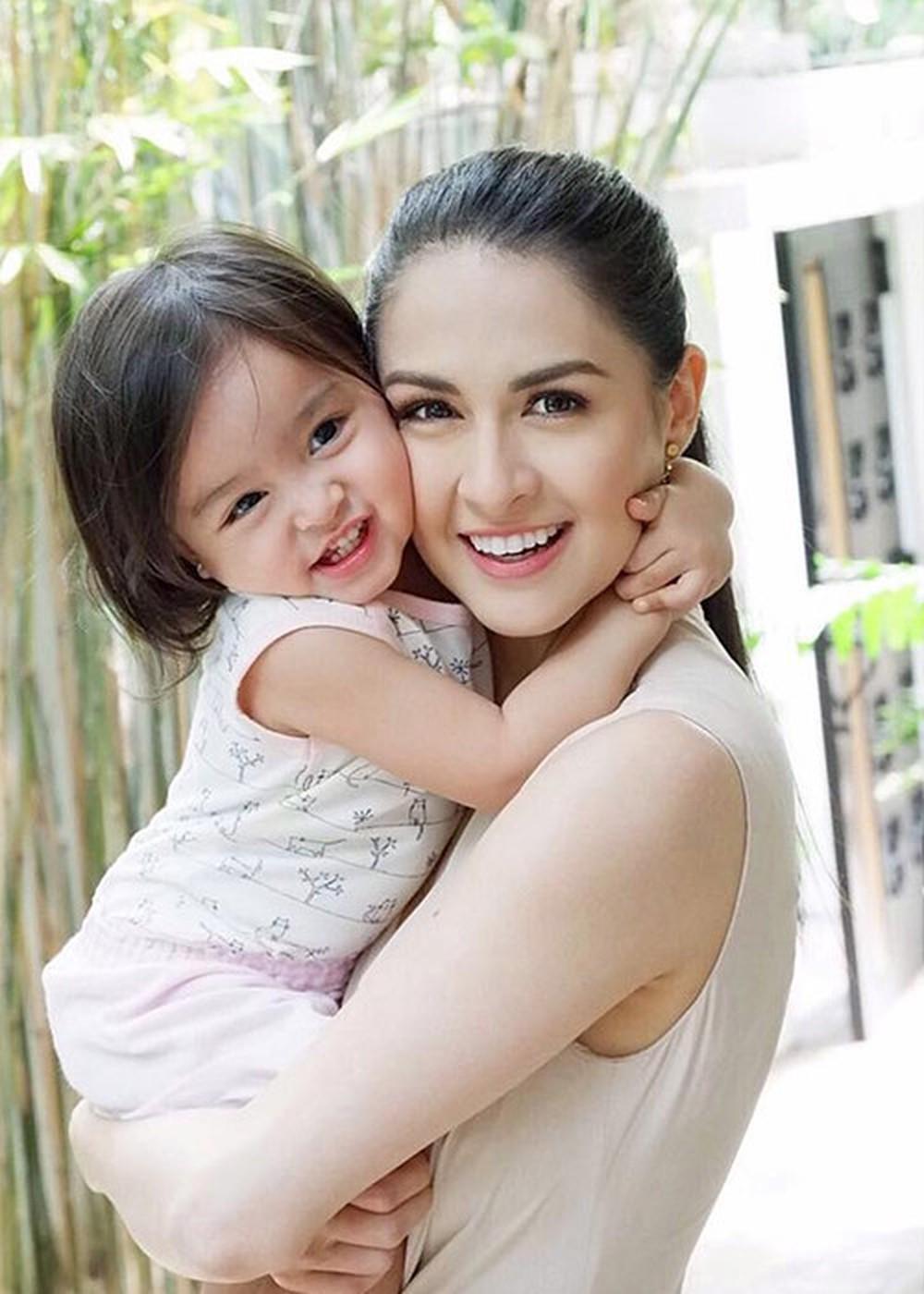 my nhan philippines dang quang miss universe 2018, co be nay co kha nang ke vi trong vai nam toi - 8