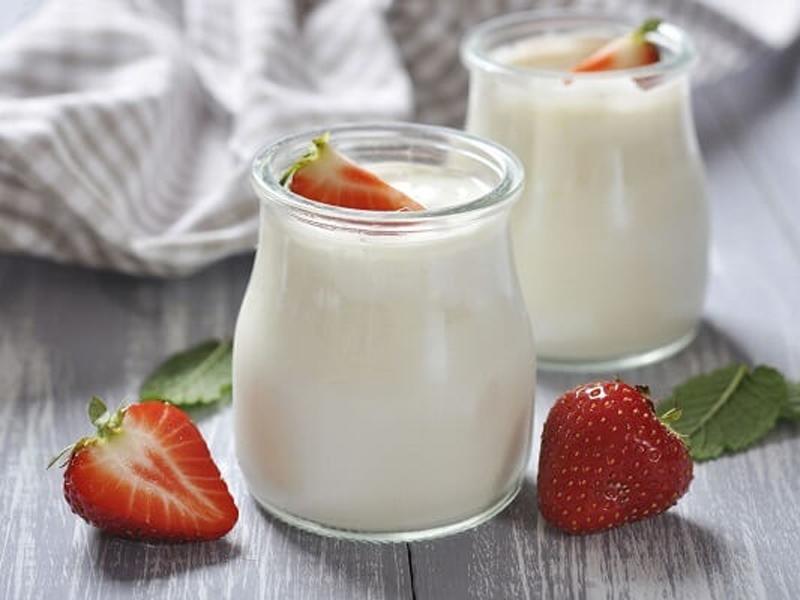Sữa chua ướp lạnh là một thực phẩm cũng gây không ít tranh cãi, với 62% người lớn tin rằng đó là thực phẩm khỏe mạnh nhưng 69% các chuyên gia y tế lại không đồng tình với điều này.
