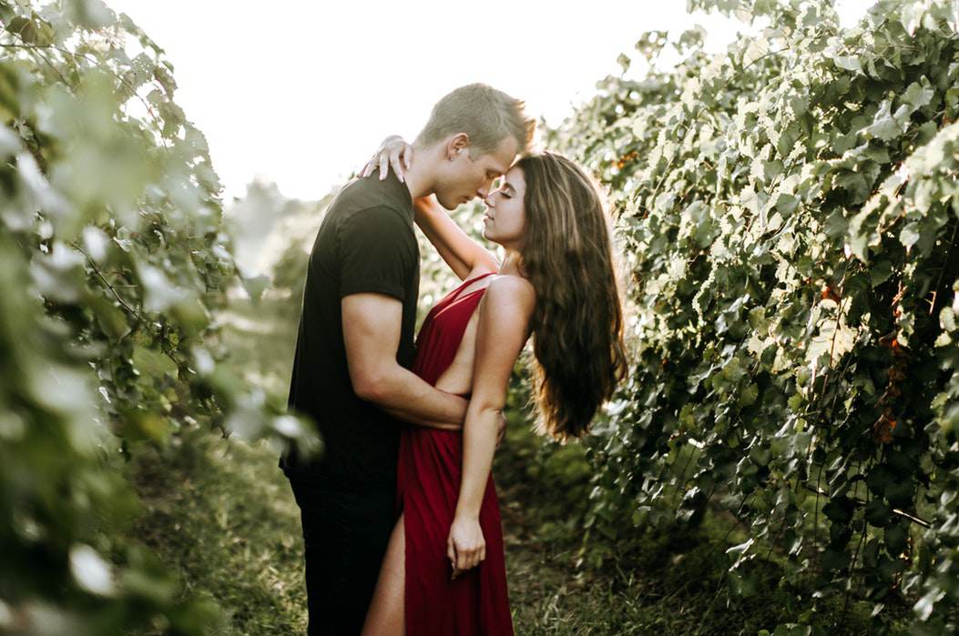 5 dau hieu cho thay ban dang duoc “tinh don phuong” cua minh de y, tu tin len co gai! - 1