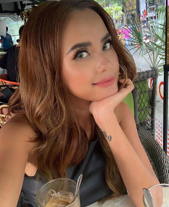 Nữ DJ Việt lấy cầu thủ Hà Lan, 4 năm làm mẹ amp;#34;chuẩn bỉm sữaamp;#34; vẫn siêu gợi cảm - 8