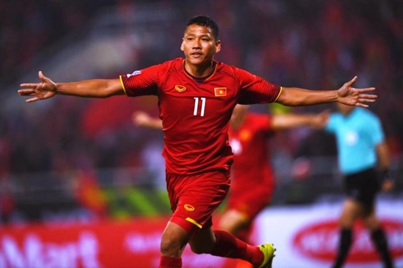 Lão tướng ghi 4 bàn thắng đẹp trong mùa giải và bàn thắng duy nhất tại trận Chung kết lượt về quyết định chức vô địch của đội tuyển Việt Nam được ví như "tài năng nở muộn"ở tuổi 33.
