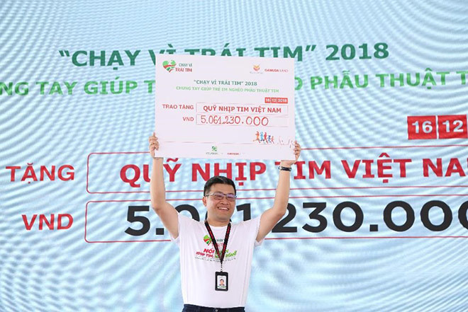 “chay vi trai tim” 2018 gop hon 5 ty dong giup tre em ngheo phau thuat tim - 8