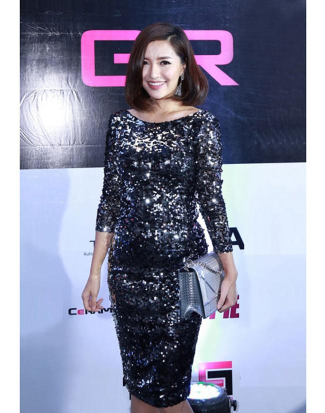 mai phuong thuy, phi thanh van lo mo vi quan ao goi cam nhung "phan chu" - 18