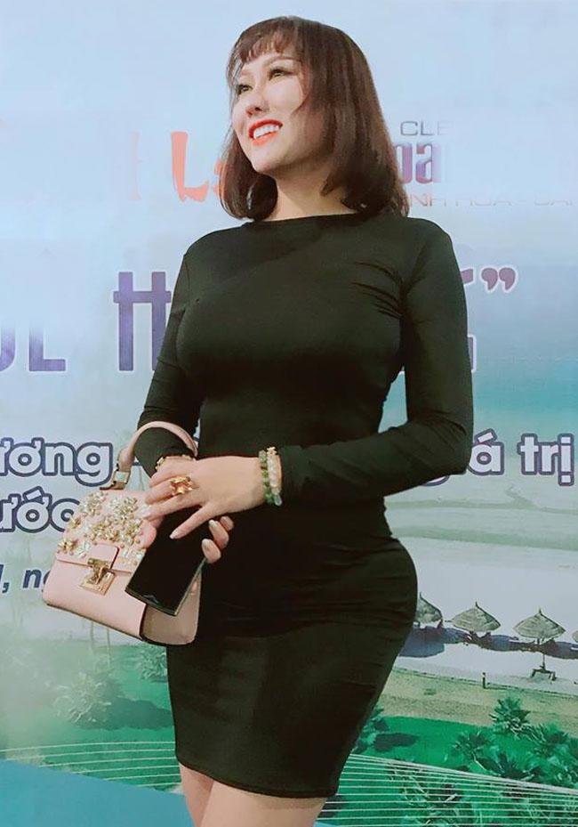 mai phuong thuy, phi thanh van lo mo vi quan ao goi cam nhung "phan chu" - 5