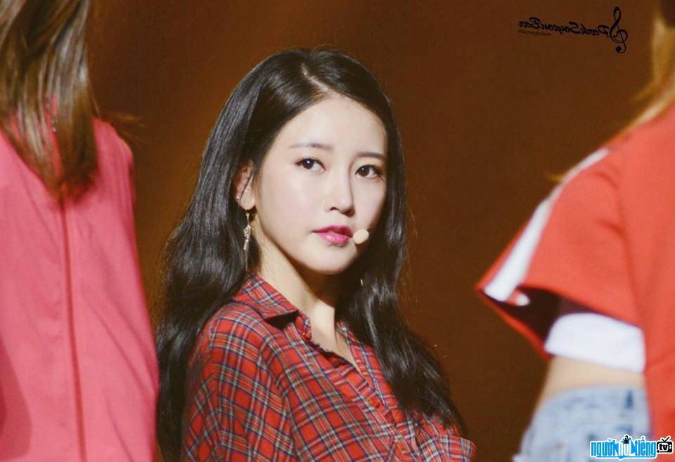 ngoi sao 24/7: danh ca thanh xuan "dao keo", co gai dep co tieng kbiz co doc den cuoi doi - 4