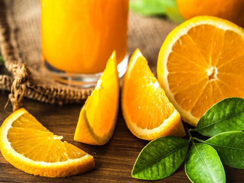 Nước cam được rất nhiều người coi là tốt, nhưng các chuyên gia dinh dưỡng không đánh giá nước cam là lành mạnh. 71% người lớn nghĩ rằng loại đồ uống này tốt, trong khi 76% các chuyên gia y tế không ủng hộ. 
