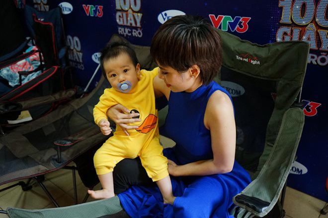 "nu vu cong cao dau vi con" bo hoi tai vi con trai quay khoc trong hau truong - 6