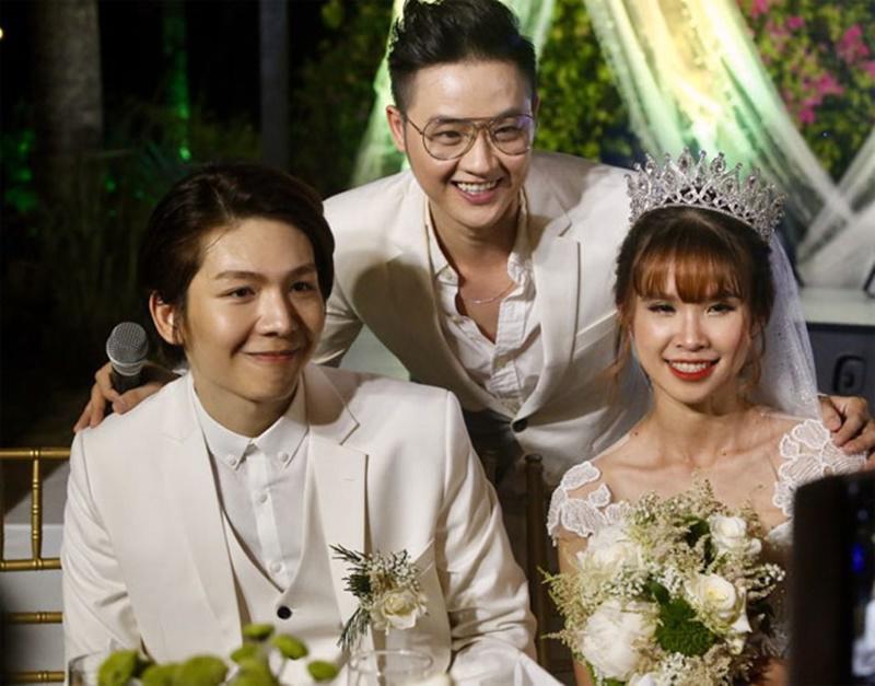 Sáng 23/11/2017, Khởi My và Kelvin Khánh đã bí mật tổ chức lễ cưới tại nhà riêng. Chỉ ít phút sau khi thực hiện lễ cưới thì rất nhiều hình ảnh về tin vui này đã xuất hiện khắp các diễn đàn dù cho nhân vật chính không muốn ồn ào trên truyền thông.
