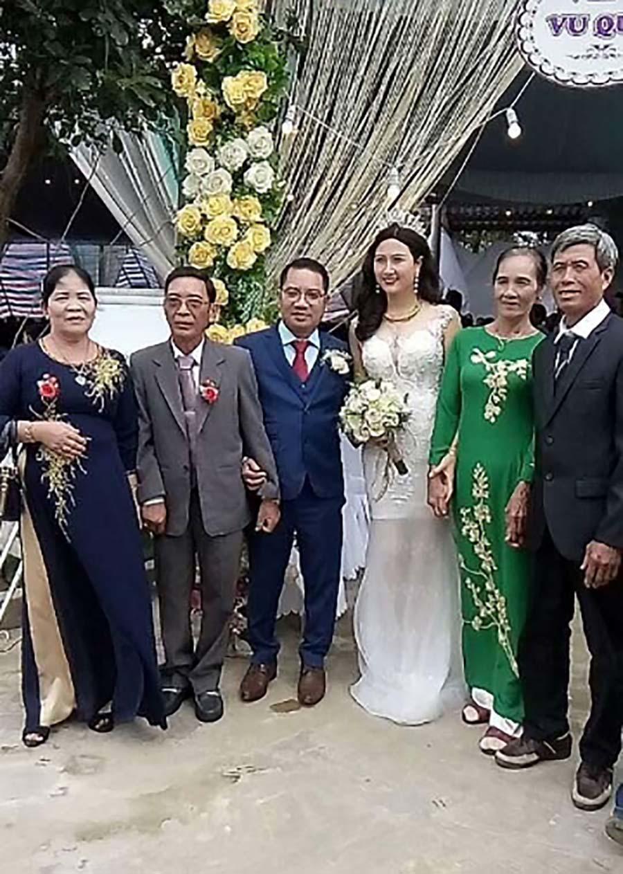 them anh cuoi hiem hoi cua nguoi dep hoa hau viet nam 2014 tung cao dau di tu - 5