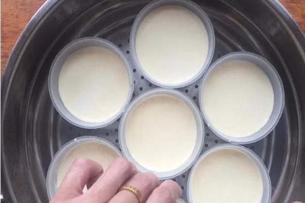 banh flan hap cach thuy - 4