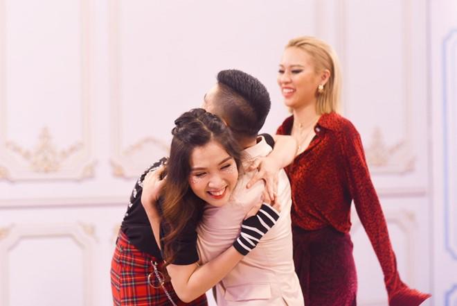 hoa hau chuyen gioi dau tien cua viet nam bi huong giang tu choi phu phang - 10