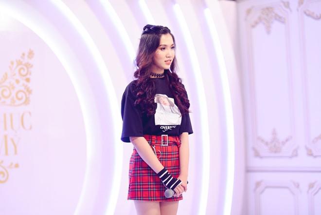 hoa hau chuyen gioi dau tien cua viet nam bi huong giang tu choi phu phang - 8