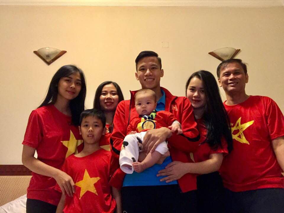 sao viet 24h: ngo ngang voi em be “quyen luc” khien xuan truong, cong phuong mua bim sua tang - 2