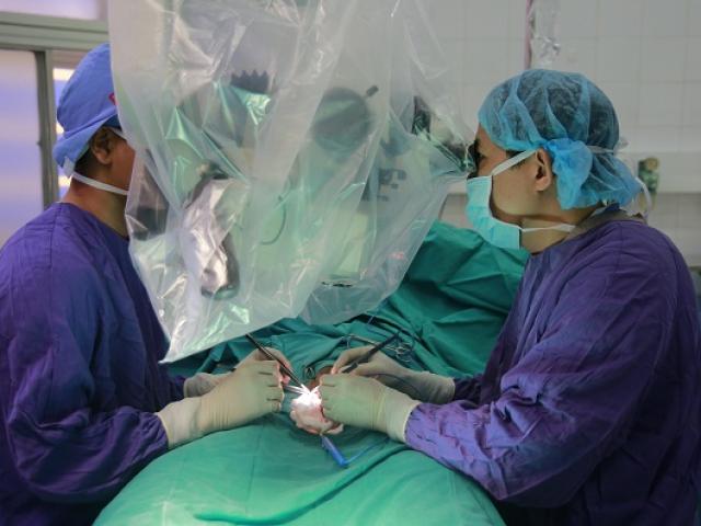 Bé trai nhập viện vì cậu nhỏ tím đen, buộc phải cắt bỏ do sự chủ quan của gia đình