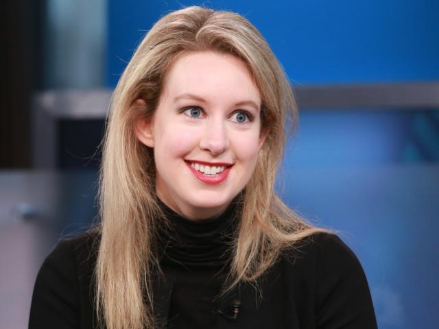 Từ nữ tỷ phú tự thân trẻ nhất thế giới, Elizabeth Holmes đã mất sạch nghèo trắng tay thế nào?