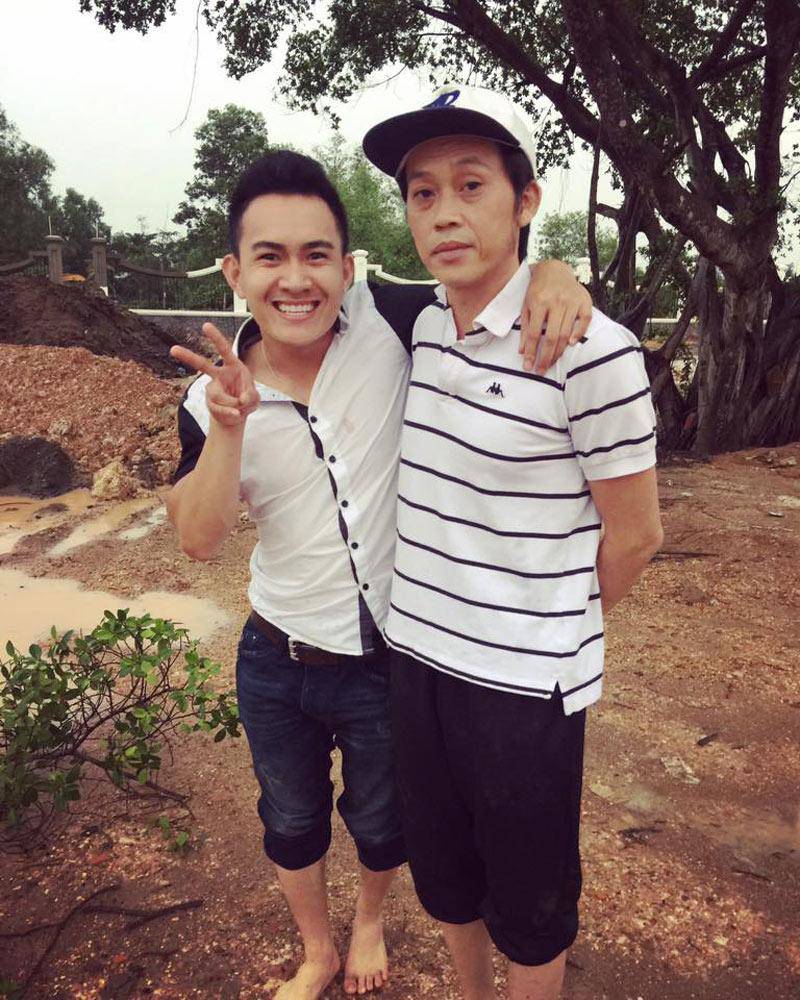 Danh hài Hoài Linh sang tận Mỹ nhận quà sinh nhật đặc biệt của con trai ruột - 3