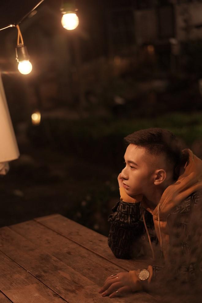 Đỗ Hoàng Dương đánh dấu quá trình amp;#34;dậy thì thành côngamp;#34; với MV amp;#34;Hôm nay chia tayamp;#34; - 10